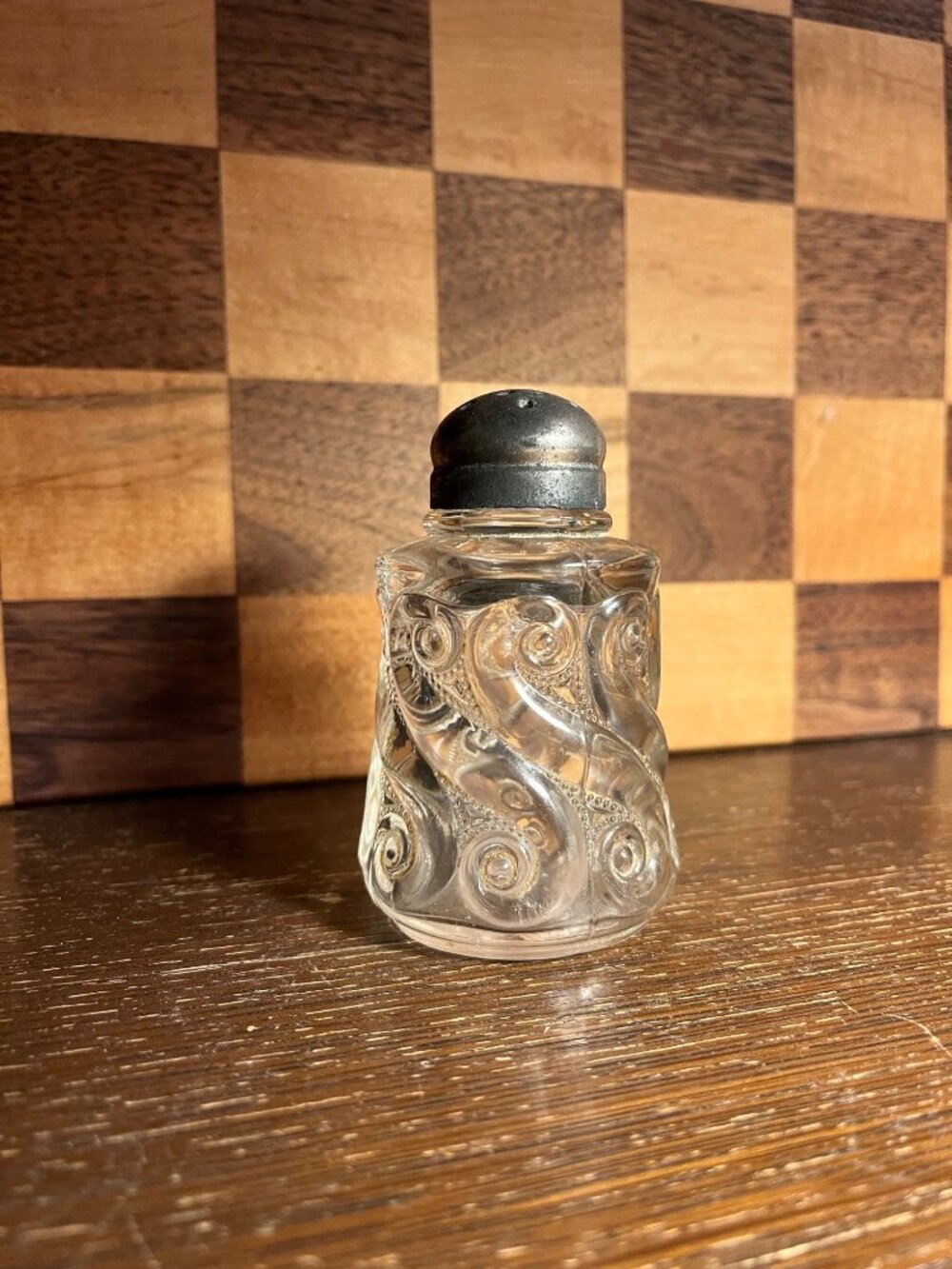 Single Vintage Shaker A1150, flaws on bottom